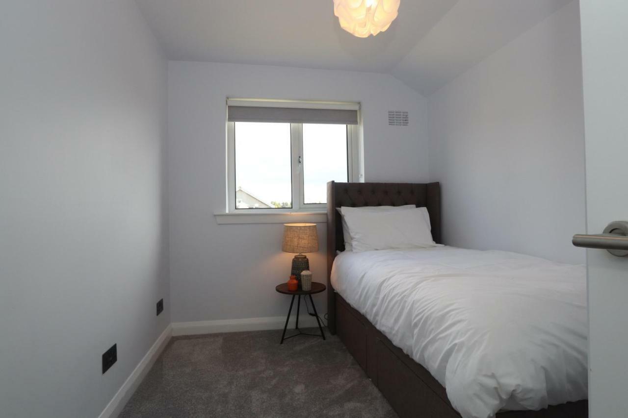 Dunfermline - Luxury 3 Bedroom 2 Bathroom Detached House With Garden 외부 사진