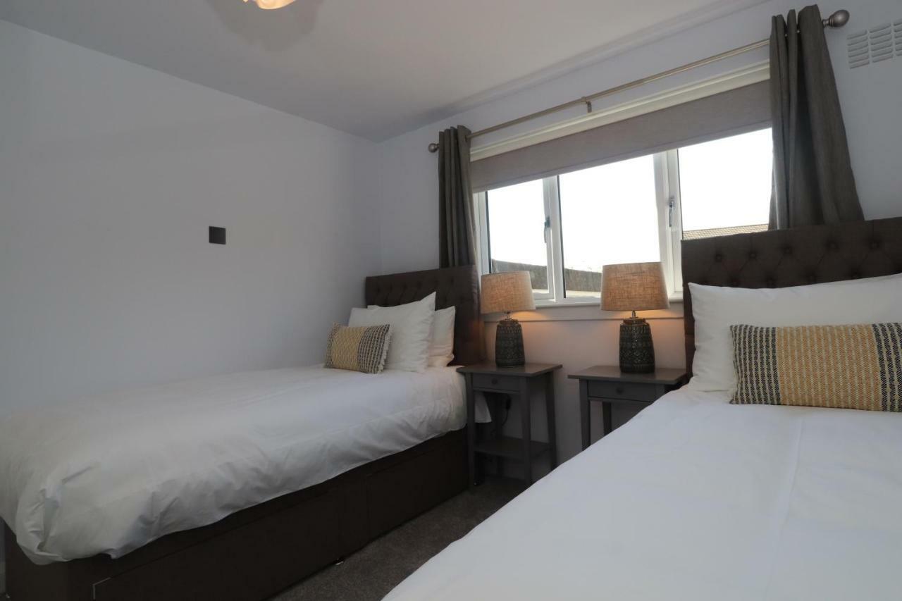 Dunfermline - Luxury 3 Bedroom 2 Bathroom Detached House With Garden 외부 사진