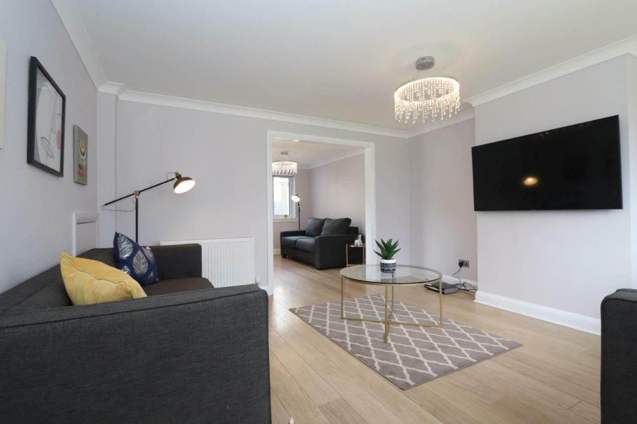 Dunfermline - Luxury 3 Bedroom 2 Bathroom Detached House With Garden 외부 사진