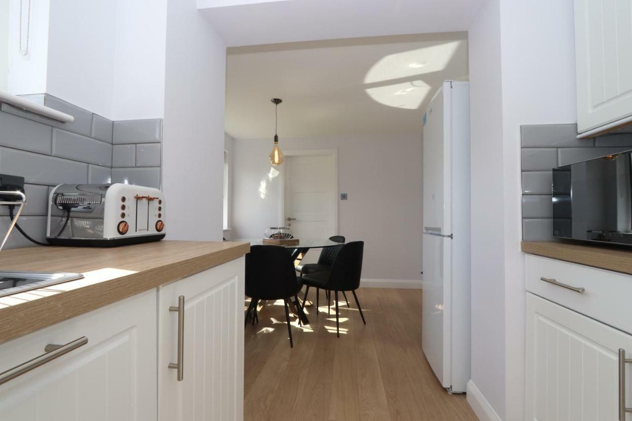 Dunfermline - Luxury 3 Bedroom 2 Bathroom Detached House With Garden 외부 사진