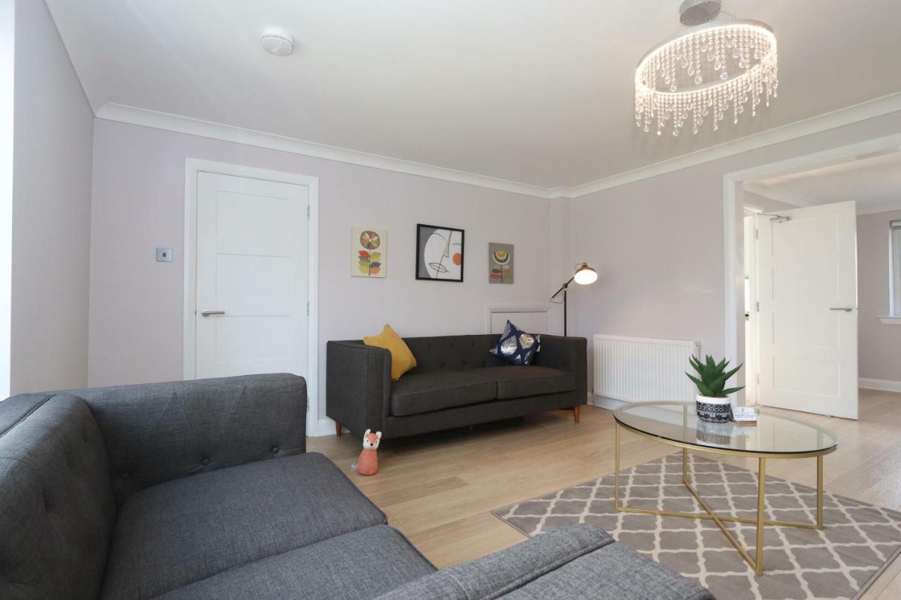 Dunfermline - Luxury 3 Bedroom 2 Bathroom Detached House With Garden 외부 사진
